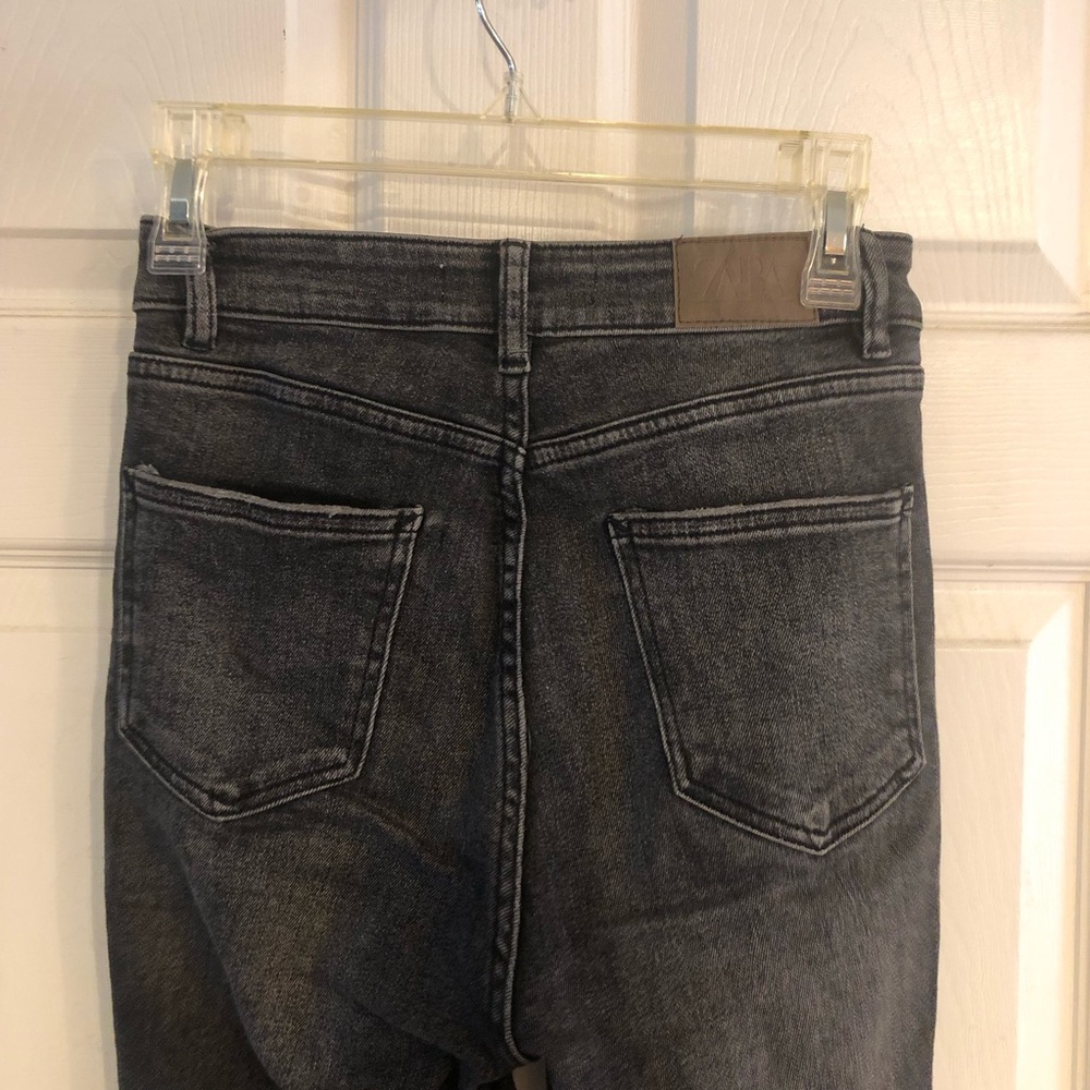 Zara High-Rise Straight Leg Flare Jeans in Washed Black - Women- size 2 - Picture 9 of 9